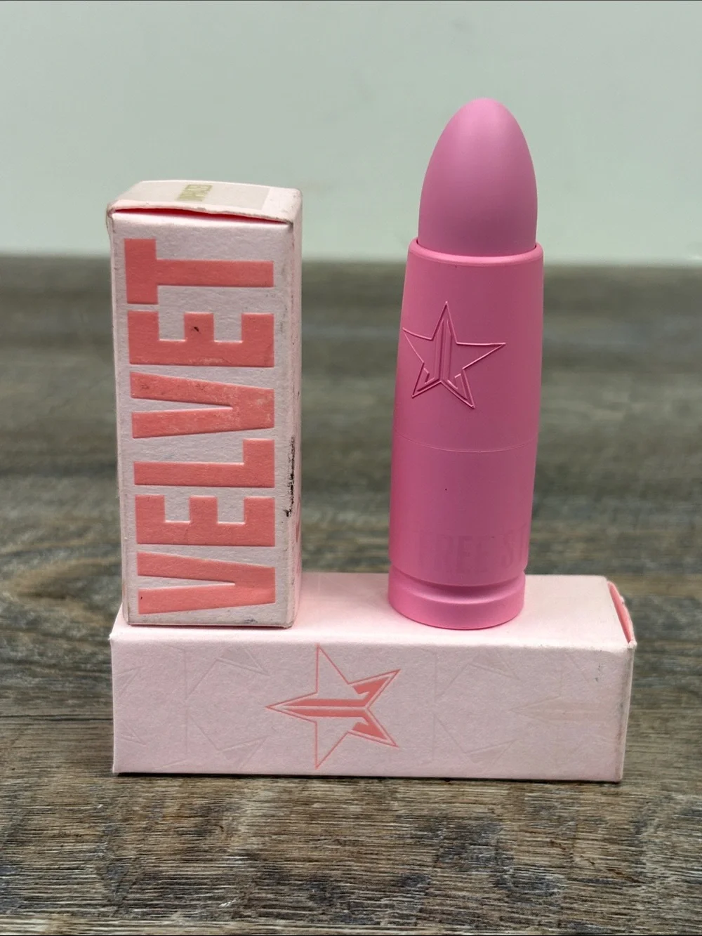 Jeffree Star Cosmetics Velvet Trap Lipstick “Unphazed” 4g